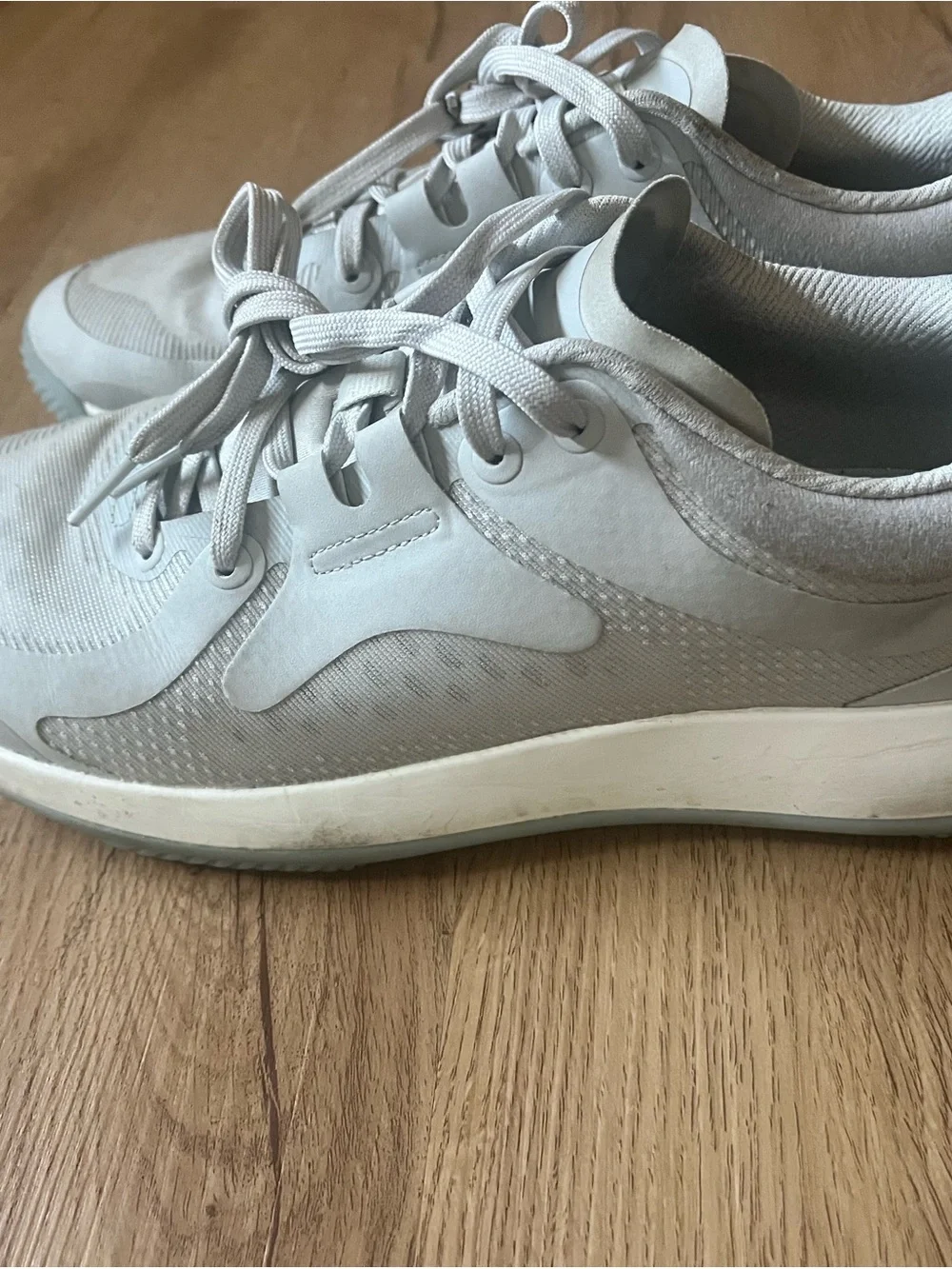 Lululemon Women's Strongfeel shoe